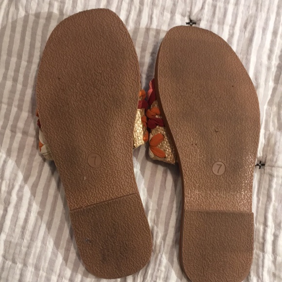 🌷2 for 15🌷 Universal Thread Sandals  NEW - Picture 2 of 2